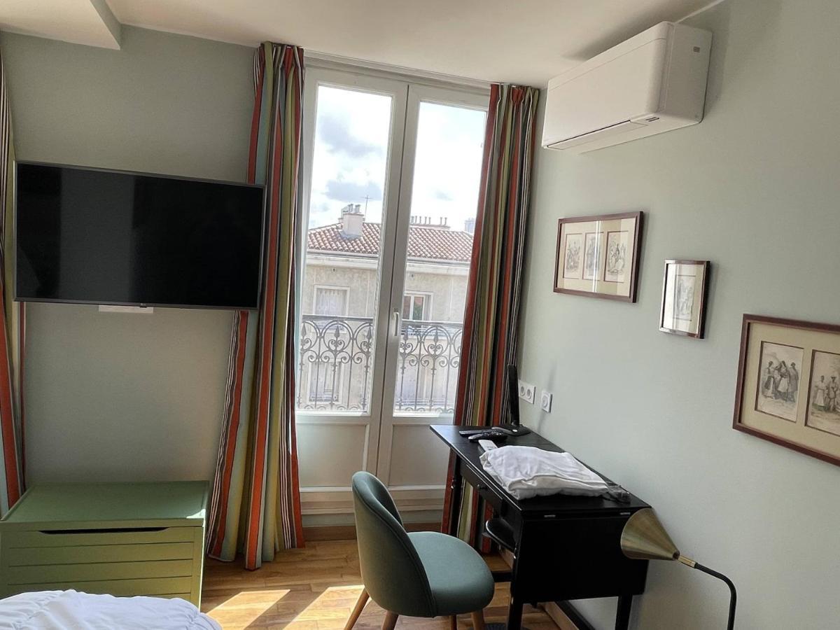 Appartement Mignon Calme Douillet Ascenseur Clim Etage Eleve Proche Parking Et Toutes Commodites Au Coeur Du Toulon Historique Экстерьер фото