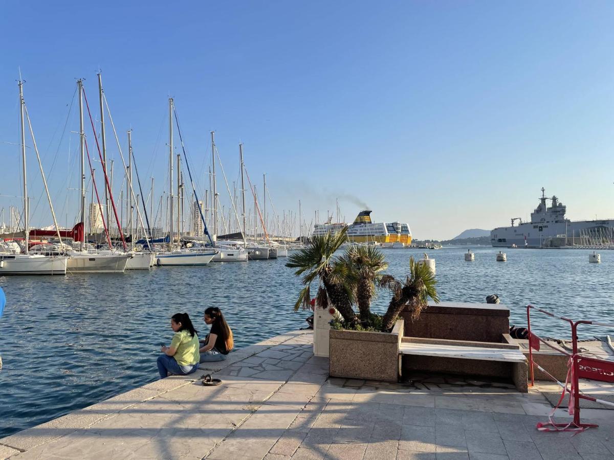 Appartement Mignon Calme Douillet Ascenseur Clim Etage Eleve Proche Parking Et Toutes Commodites Au Coeur Du Toulon Historique Экстерьер фото